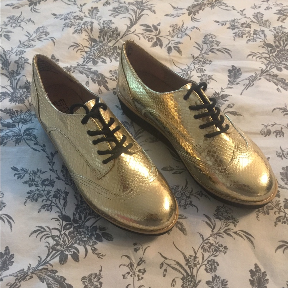 BRASH LIKE NEW GOLD SHOES